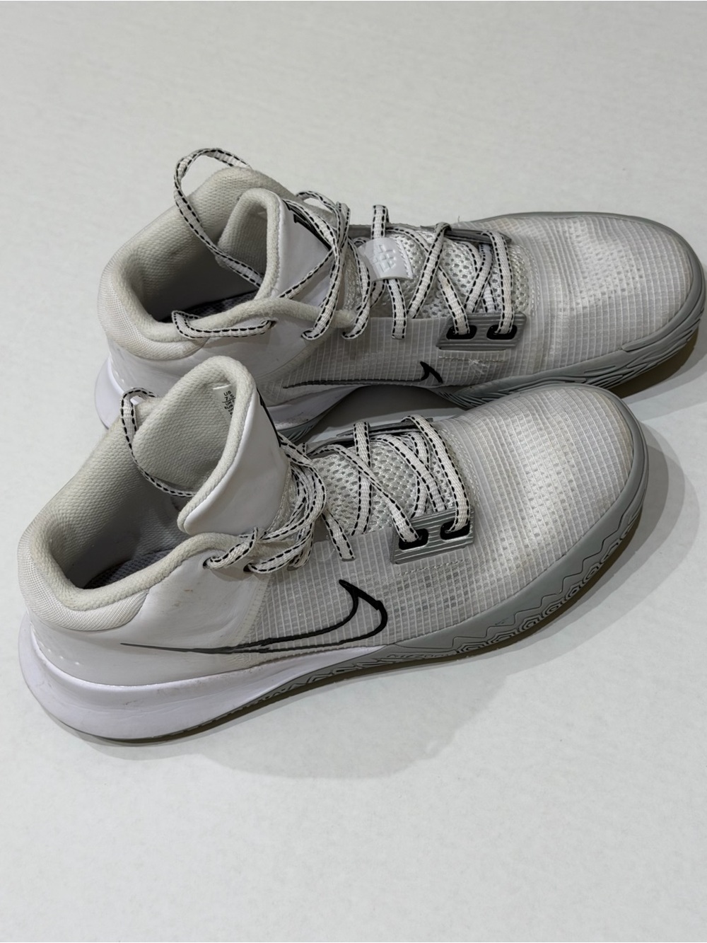 Nike Kyrie Flytrap 4 White Metallic Silver - Men’s Size 7.5